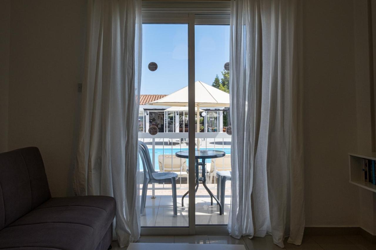 Anais Bay Hotel โปรทาราส ภายนอก รูปภาพ