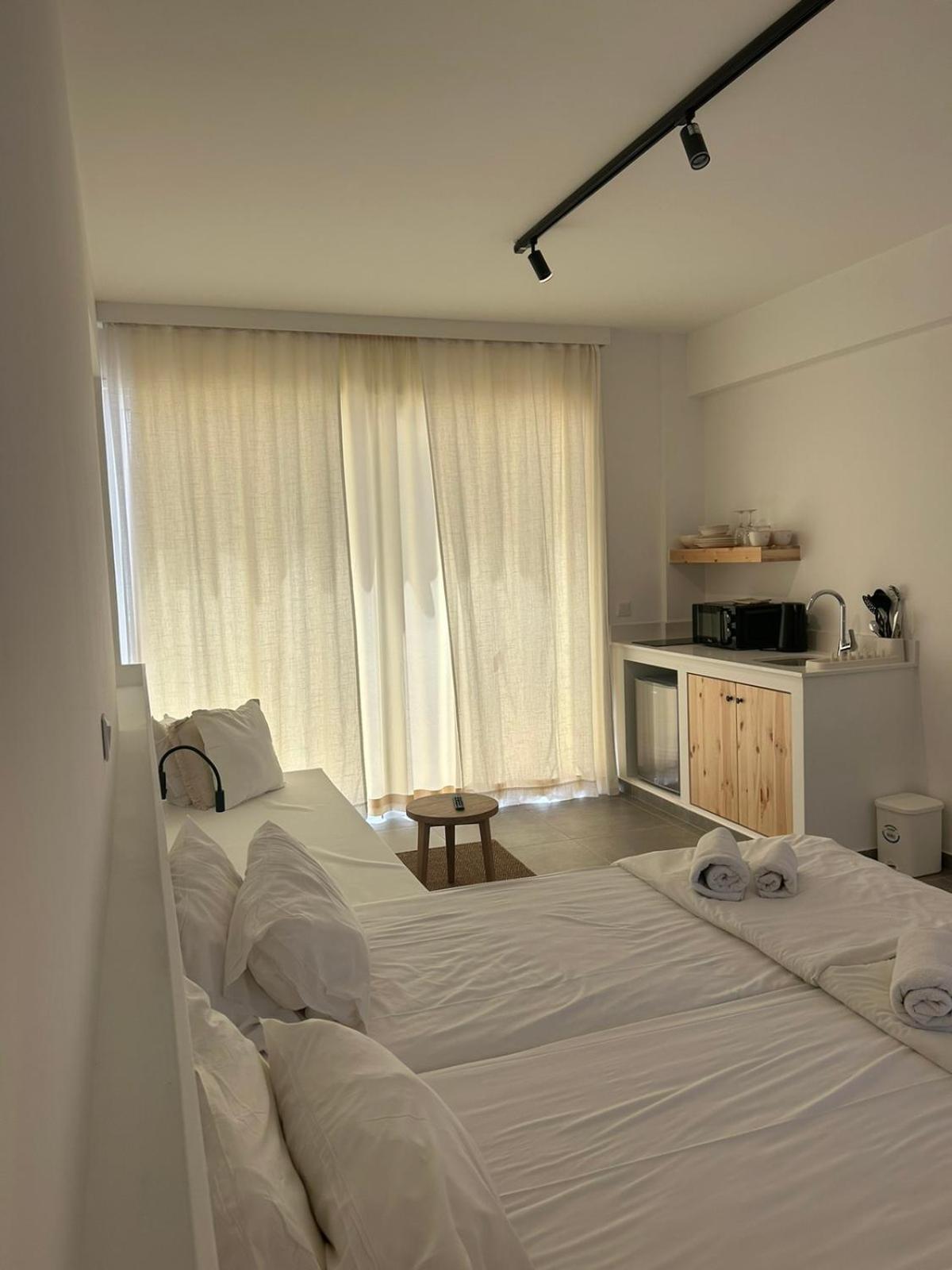 Anais Bay Hotel โปรทาราส ภายนอก รูปภาพ