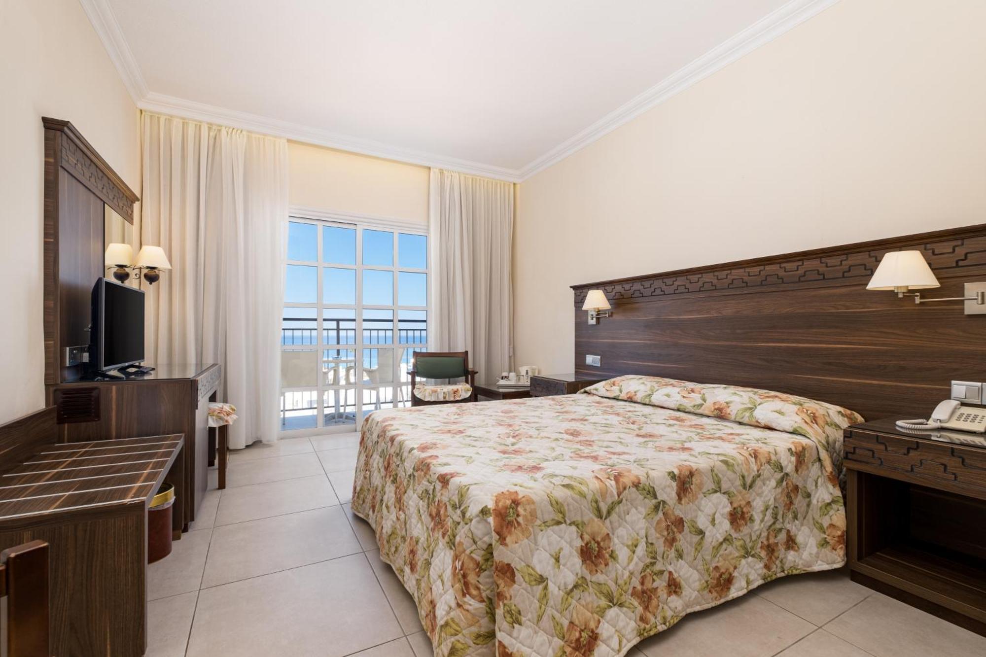 Anais Bay Hotel โปรทาราส ภายนอก รูปภาพ