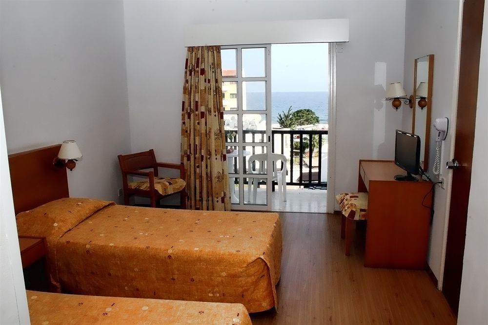 Anais Bay Hotel โปรทาราส ภายนอก รูปภาพ